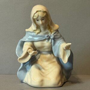 Vintage Royal Doulton Nativity Figurine Holiday Christmas Porcelain Virgin Mary